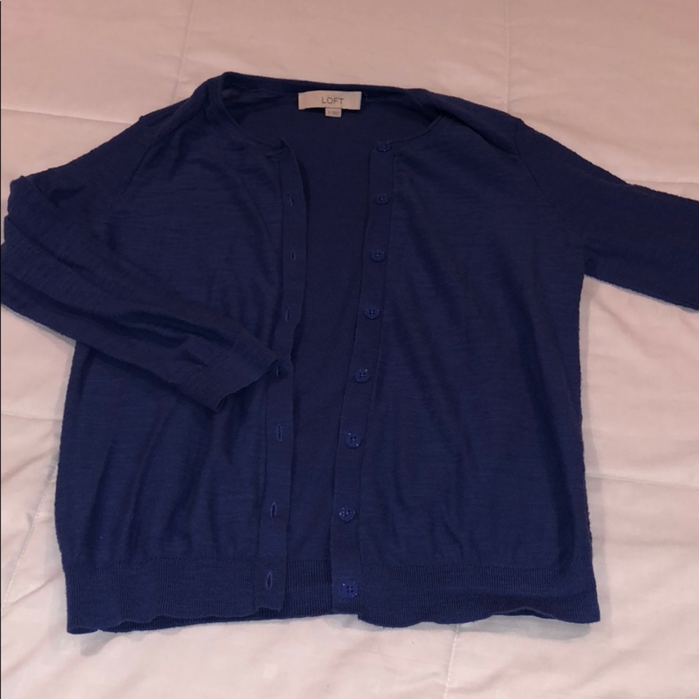 ⭐️ Blue LOFT cardigan 5/$25!